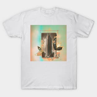 Nostalgic skycraper, vintage collage art T-Shirt